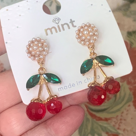 Mint cherry earrings and brooch brand new - Picture 1 of 2
